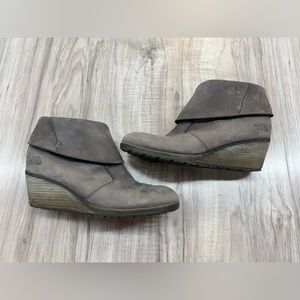 The North Face Bridgeton Ankle Bootie Wedge Women's 9 Toupe Leather Suede